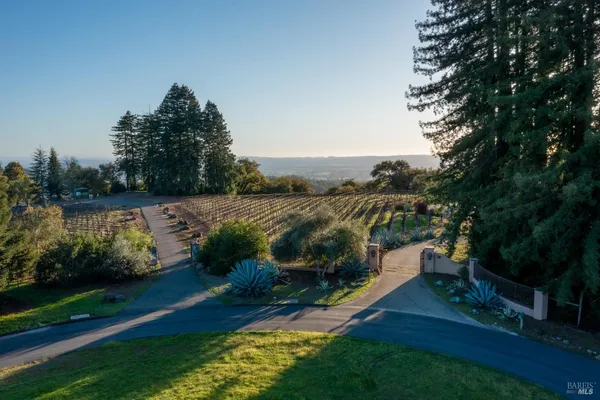 $1,250,000 | 1980 Redwood Hill Court, Santa Rosa, CA 95404