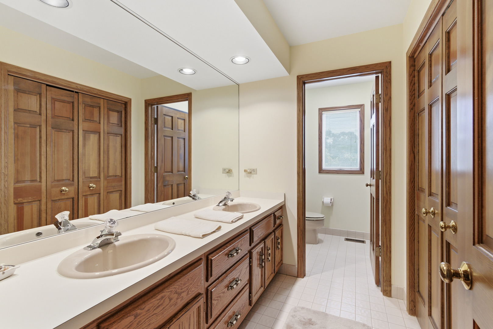 8261 Lake Ridge Drive Burr Ridge, IL 60527 - Photo 36 of 66 Gallery Image 36
