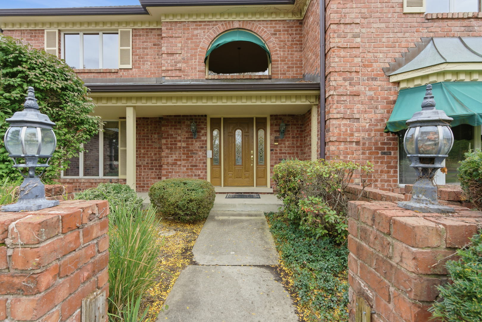 8261 Lake Ridge Drive Burr Ridge, IL 60527 - Photo 4 of 66 Gallery Image 4