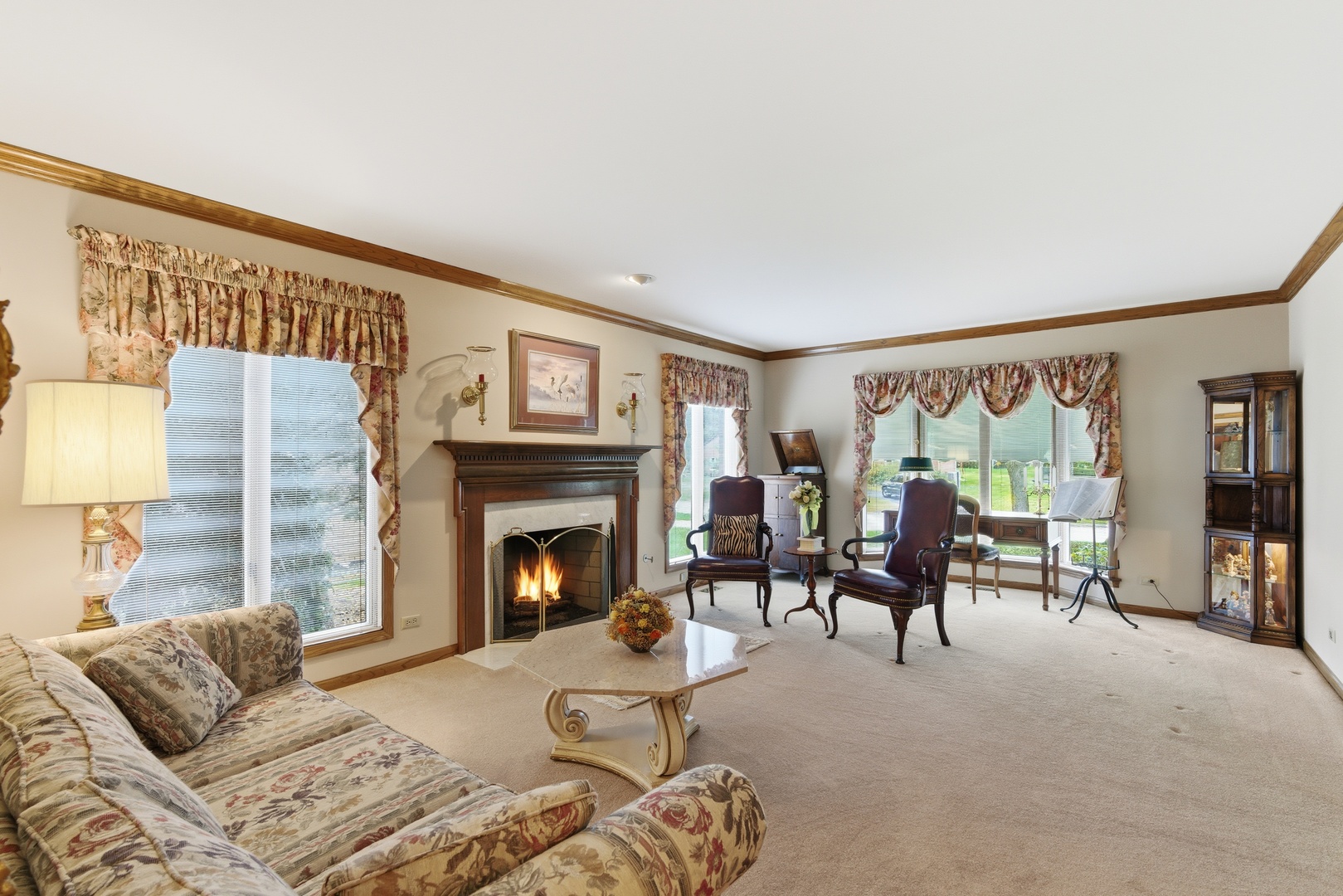 8261 Lake Ridge Drive Burr Ridge, IL 60527 - Photo 6 of 66 Gallery Image 6