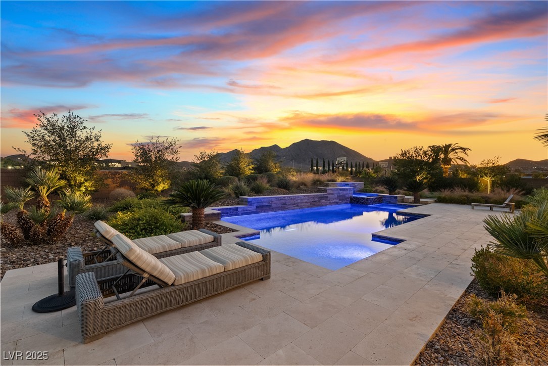 421 Foxhall Road Henderson, NV 89002 - Photo 2 of 79 Gallery Image 2