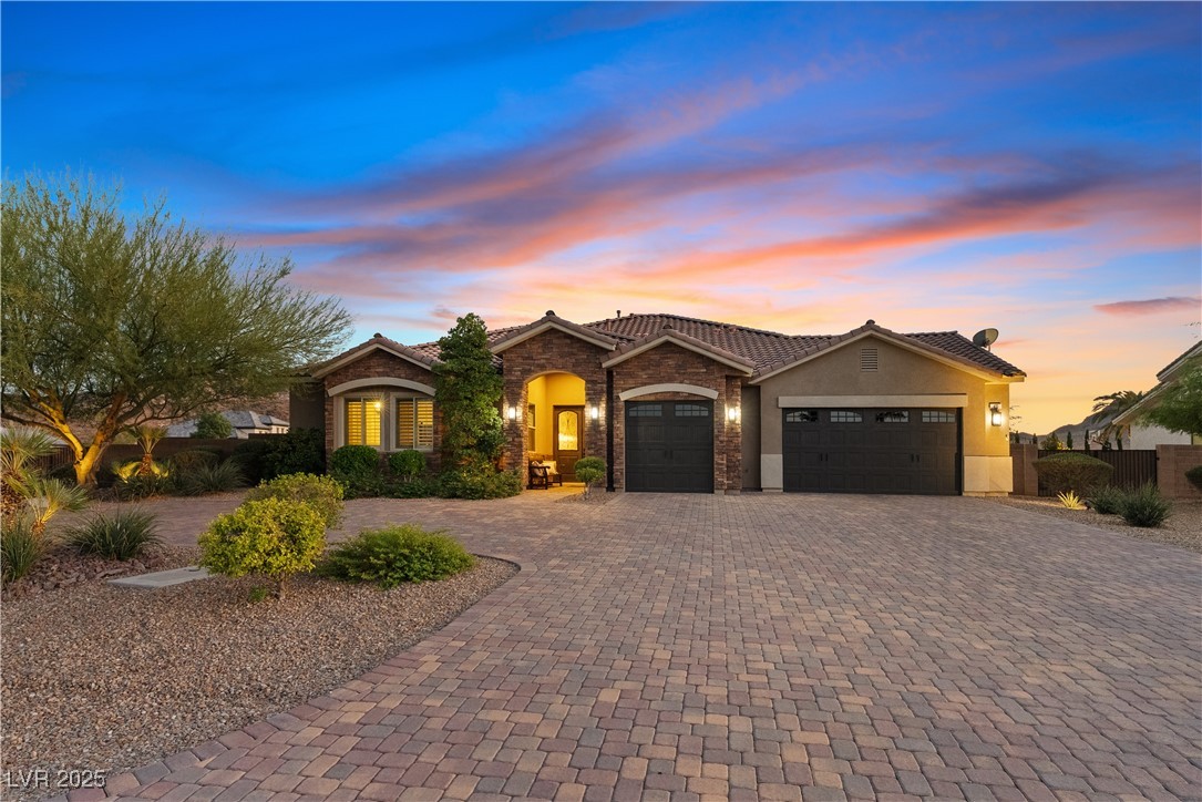 421 Foxhall Road Henderson, NV 89002 - Photo 8 of 79 Gallery Image 8
