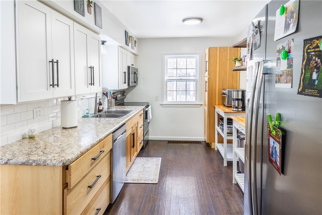 104 Sunset Drive Brighton, NY 14618 - Photo 8 of 20