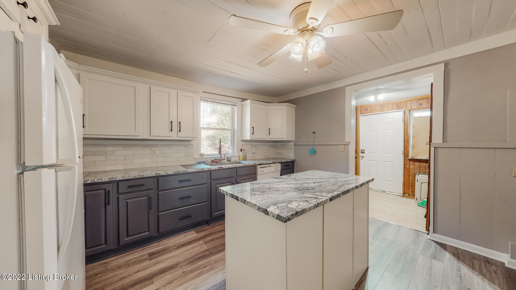 5270 Lagrange Road Smithfield, KY 40068 - Photo 3 of 15 Recently remodeled and updated kitchen.