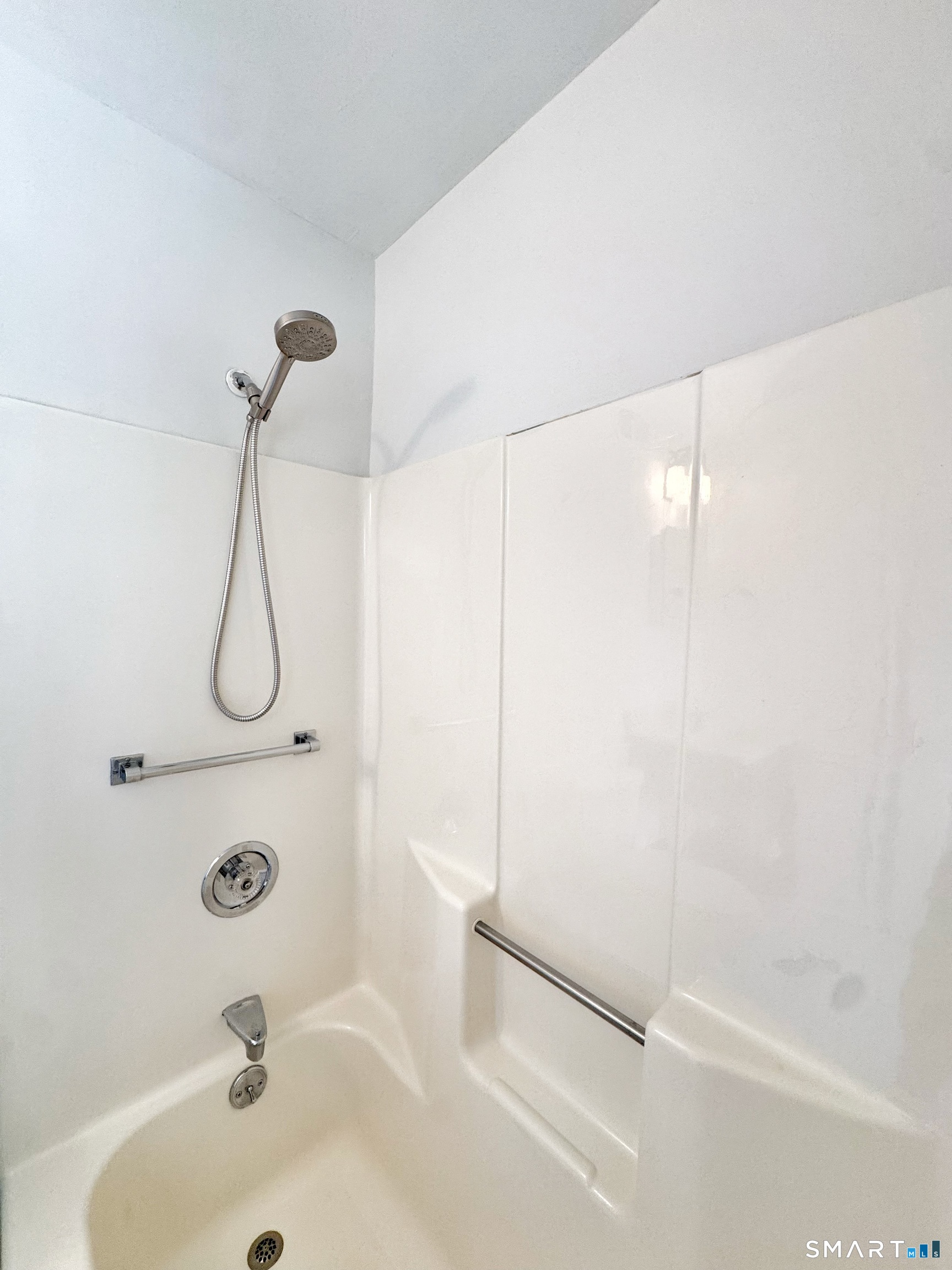 10 Harvann Road Norwalk, CT 06850 - Photo 27 of 35