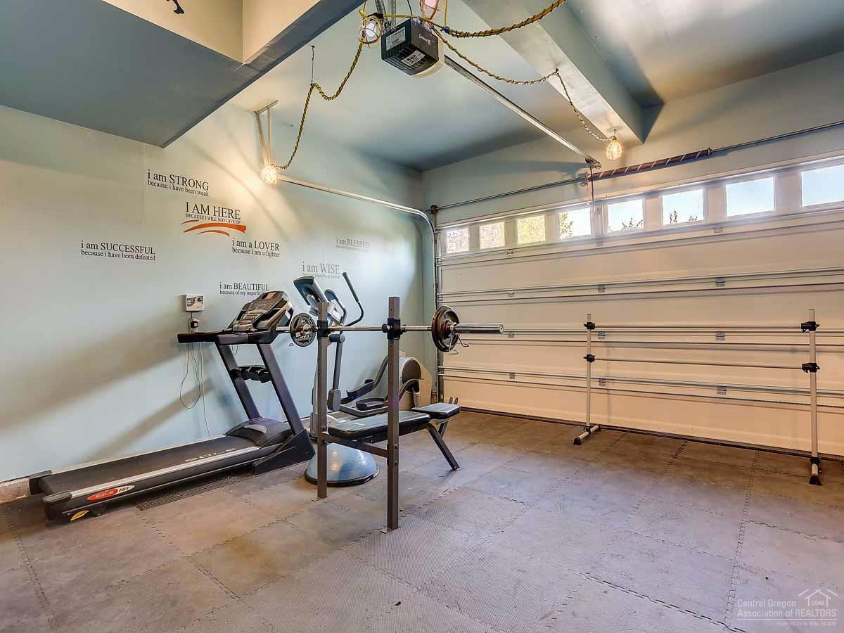 62477 Eagle Road Bend, OR 97701 - Photo 23 of 24 Gallery Image 23