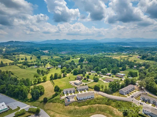 $333,000 | 64 Benedict Lane, Weaverville, NC 28787