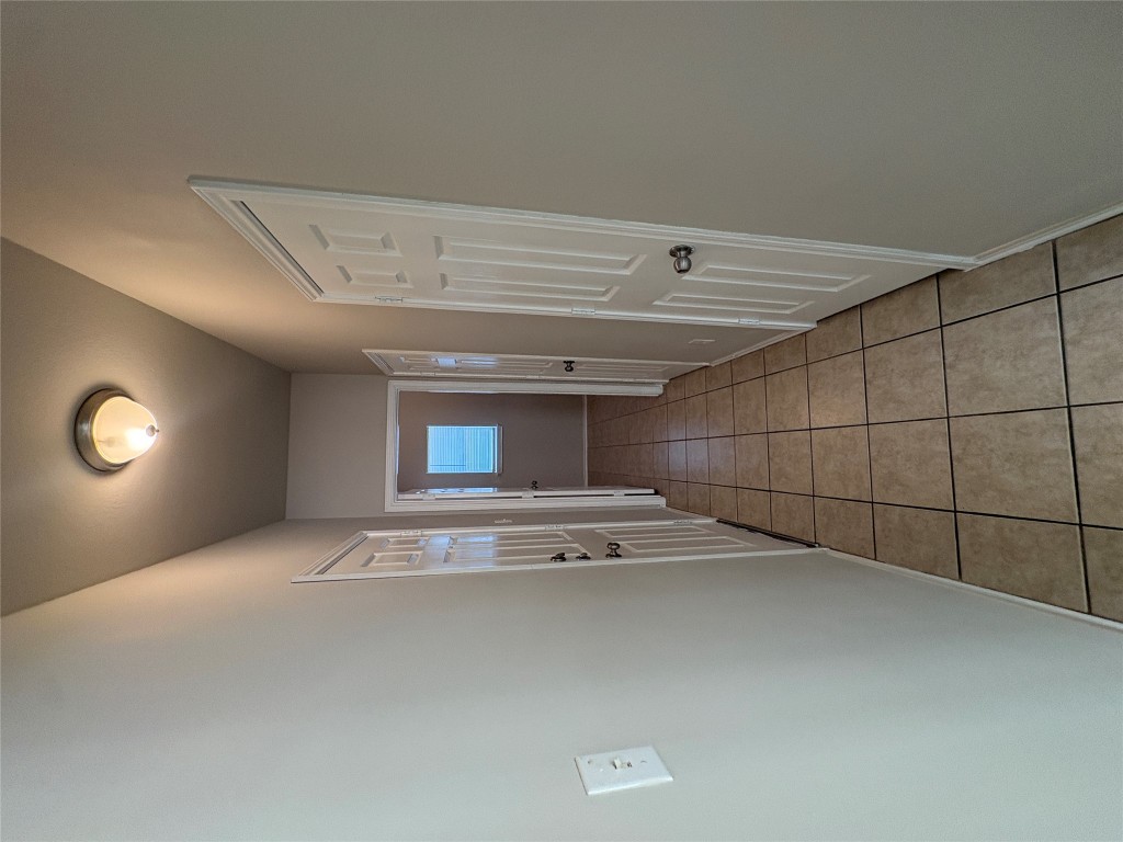 11510 Liberty Street Manor, TX 78653 - Photo 5 of 26 a view of a hallway