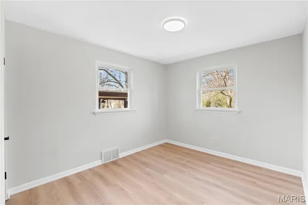 $335,000 | 7171 White Oak Lane, University City, MO 63130