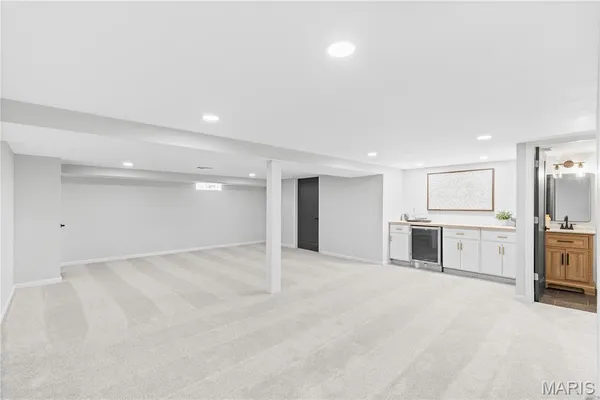 $335,000 | 7171 White Oak Lane, University City, MO 63130