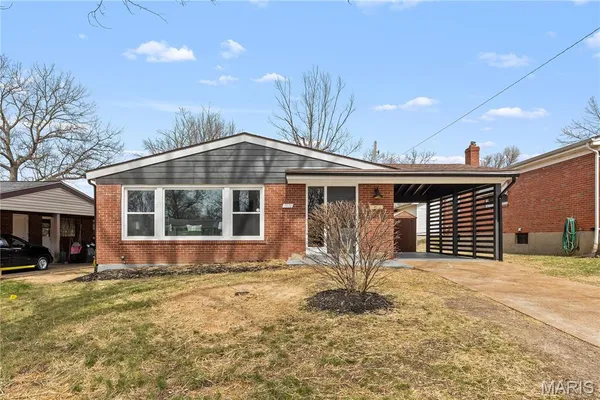 $335,000 | 7171 White Oak Lane, University City, MO 63130