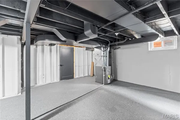 $335,000 | 7171 White Oak Lane, University City, MO 63130