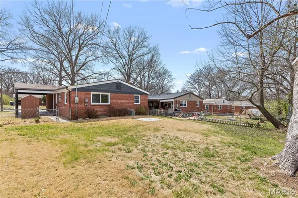 $335,000 | 7171 White Oak Lane, University City, MO 63130