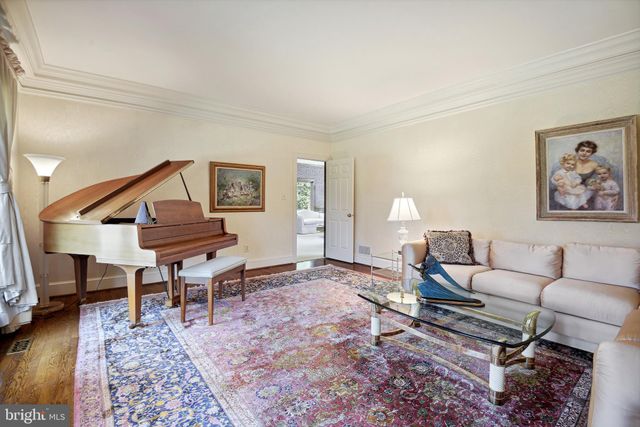 $2,500,000 | 1307 Daviswood Drive, McLean, VA 22102