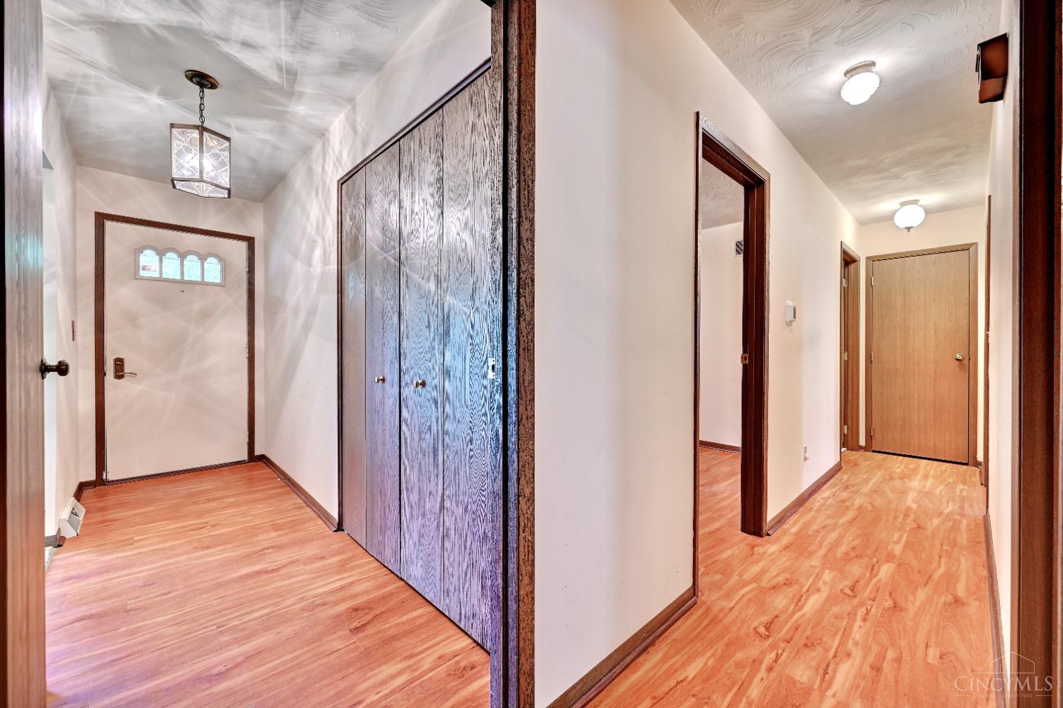 8043 Dimmick Road West Chester, OH 45241 - Photo 17 of 35 Entry & Hallway
