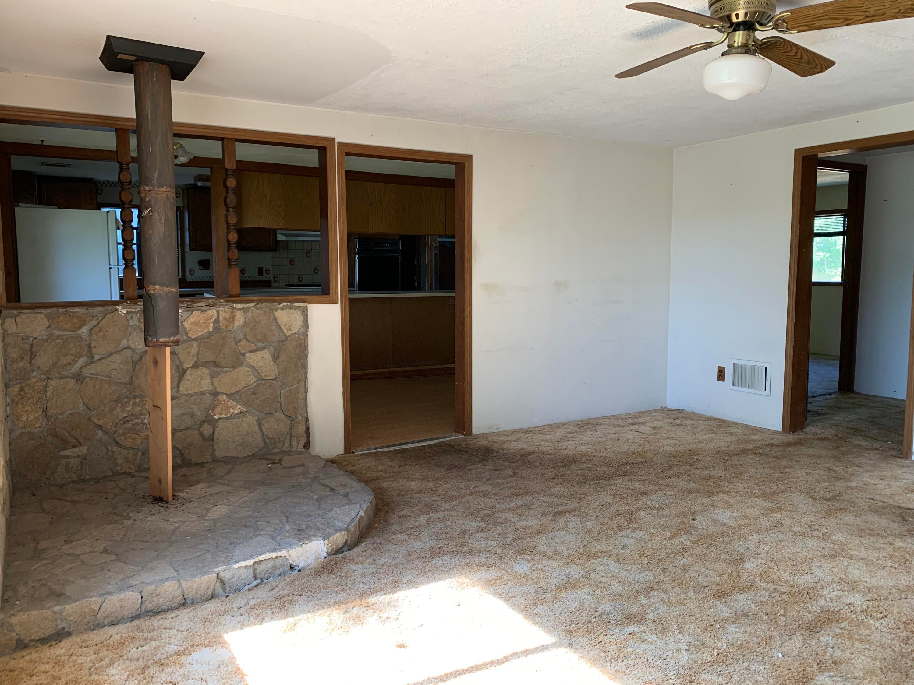 945 South Rimrock Road Prineville, OR 97754 - Photo 3 of 19 IMG_1661