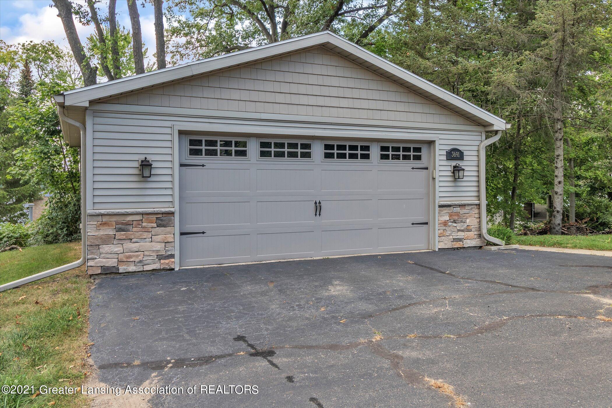 3691 Anderson Road Albion, MI 49224 - Photo 41 of 58 Garage2