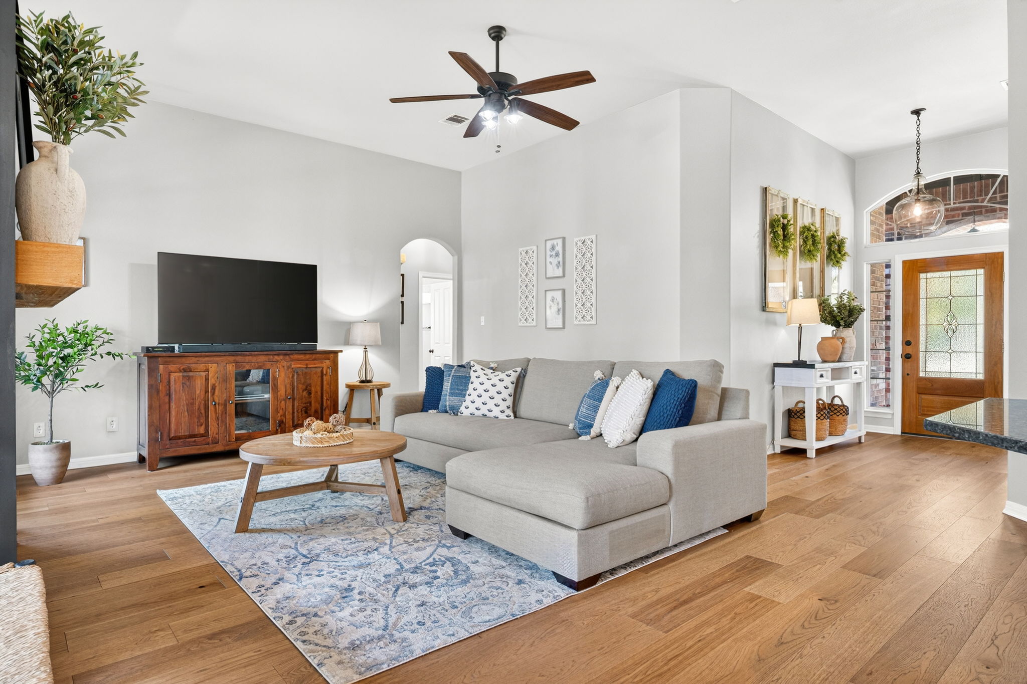 137 Ridgewood Cove Georgetown, TX 78633 - Photo 7 of 38