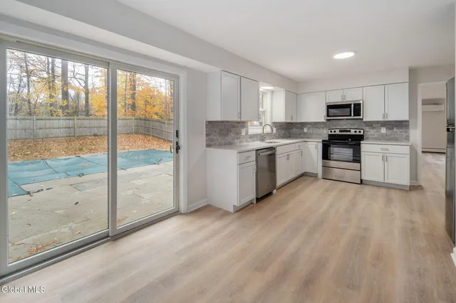 $479,999 | 4 Woodshire Court, Malta, NY 12019