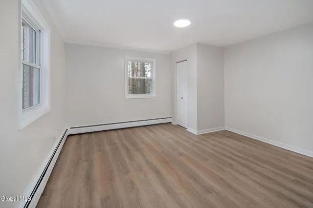 $479,999 | 4 Woodshire Court, Malta, NY 12019