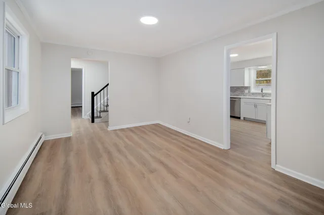 $479,999 | 4 Woodshire Court, Malta, NY 12019