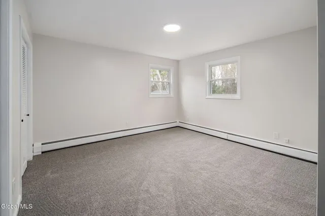 $479,999 | 4 Woodshire Court, Malta, NY 12019