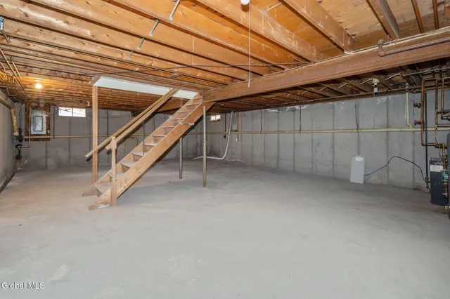 $479,999 | 4 Woodshire Court, Malta, NY 12019