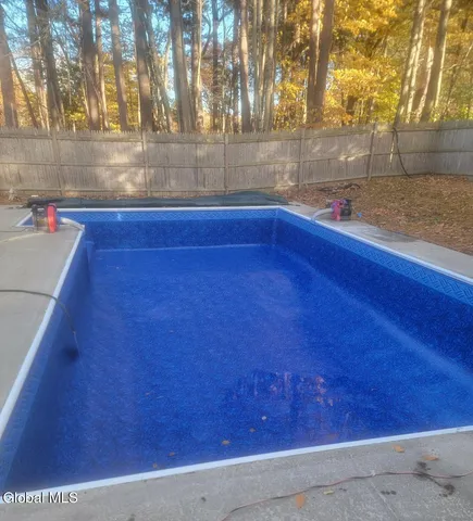 $479,999 | 4 Woodshire Court, Malta, NY 12019