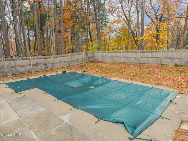 $479,999 | 4 Woodshire Court, Malta, NY 12019