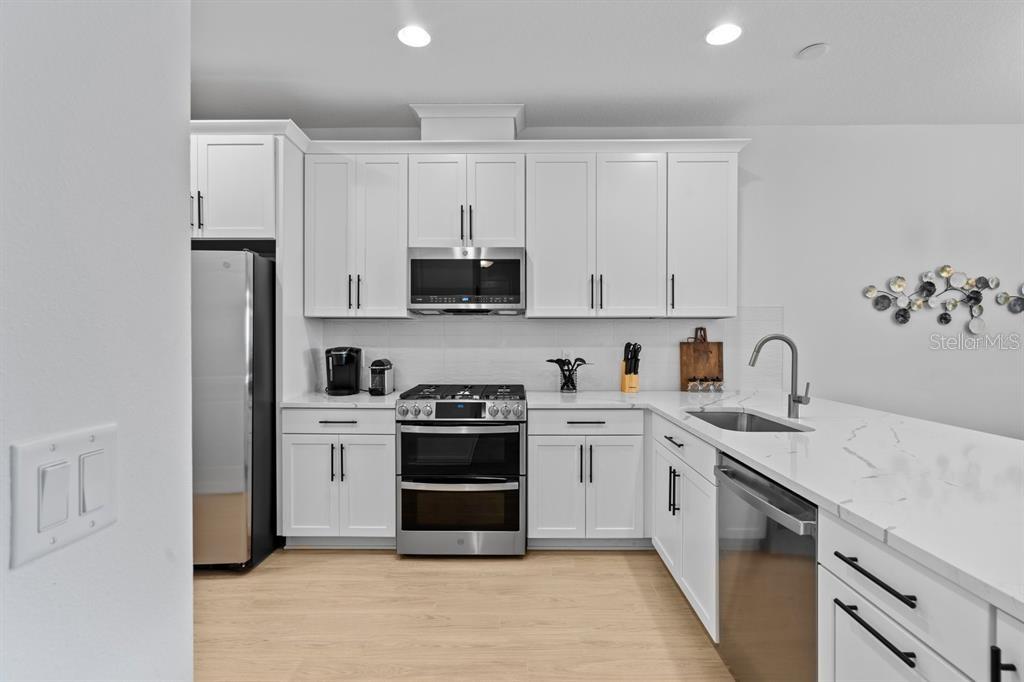 17918 Cherished Loop Bradenton, FL 34211 - Photo 6 of 55