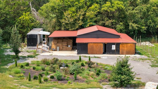 $850,000 | 2600 Round Hill Road, Lewisburg, TN 37091