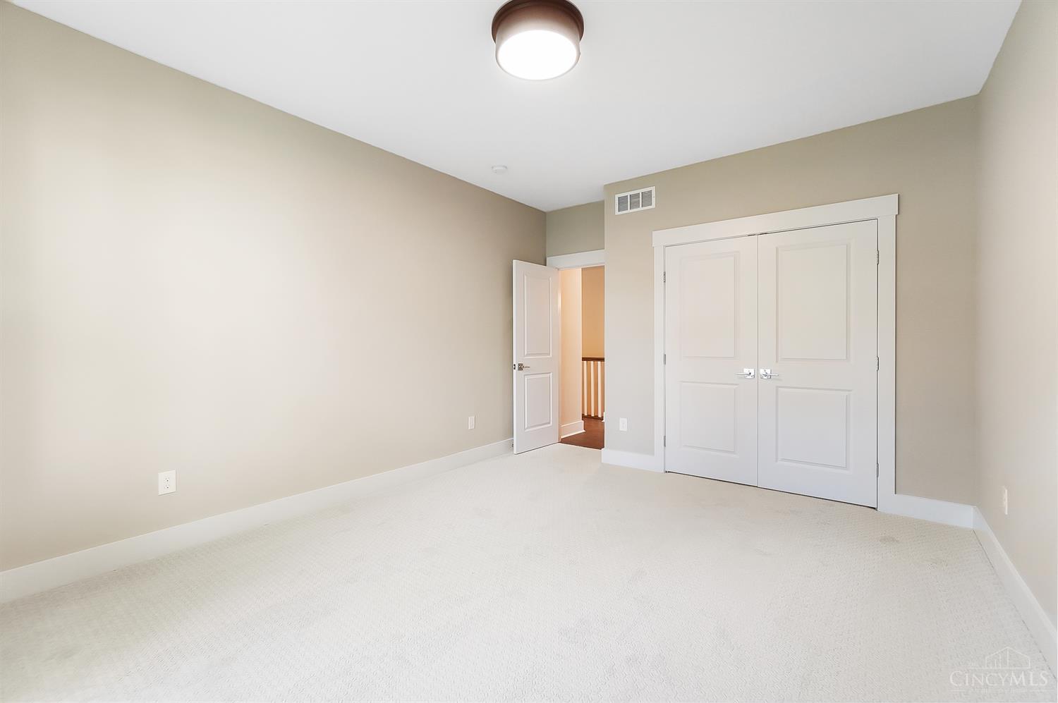 5440 Cooper Road Blue Ash, OH 45242 - Photo 36 of 54