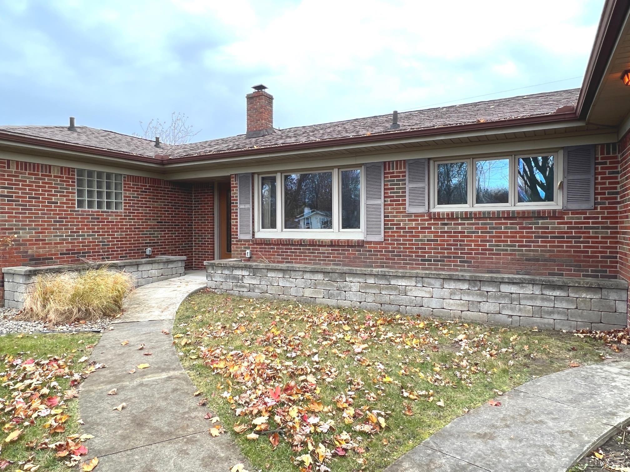 1330 Trenton Road Adrian, MI 49221 - Photo 2 of 40 50095682-1.JPG