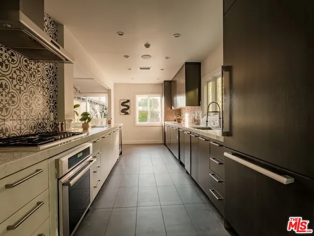 $2,999,000 | 430 North Flores Street, Los Angeles, CA 90048