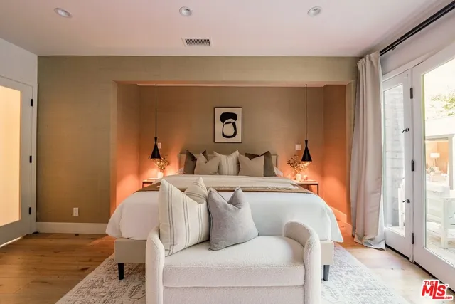 $2,999,000 | 430 North Flores Street, Los Angeles, CA 90048