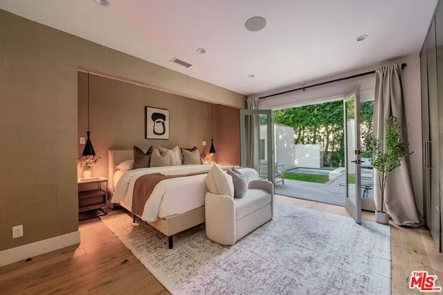 $2,999,000 | 430 North Flores Street, Los Angeles, CA 90048