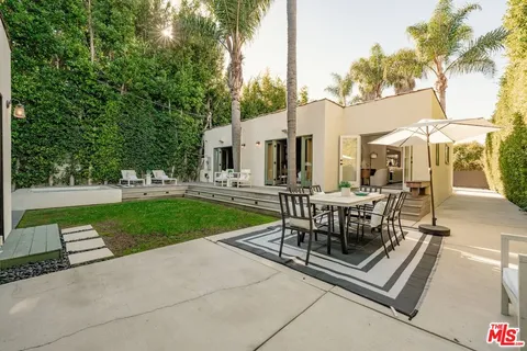 $2,999,000 | 430 North Flores Street, Los Angeles, CA 90048