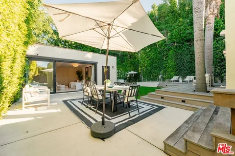 $2,999,000 | 430 North Flores Street, Los Angeles, CA 90048