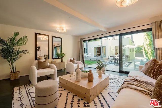 $2,999,000 | 430 North Flores Street, Los Angeles, CA 90048