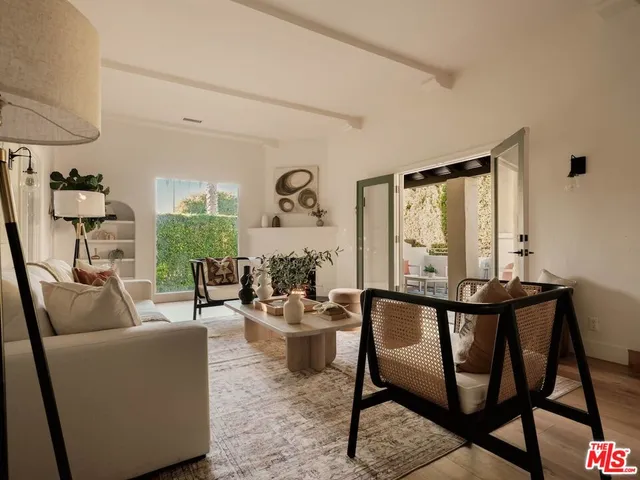 $2,999,000 | 430 North Flores Street, Los Angeles, CA 90048