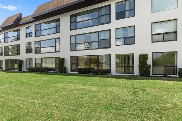 a view of outdoor space yard and porch