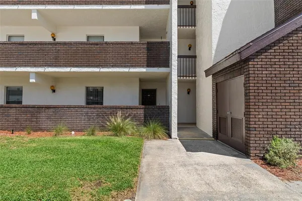 a view of hallway with elevator