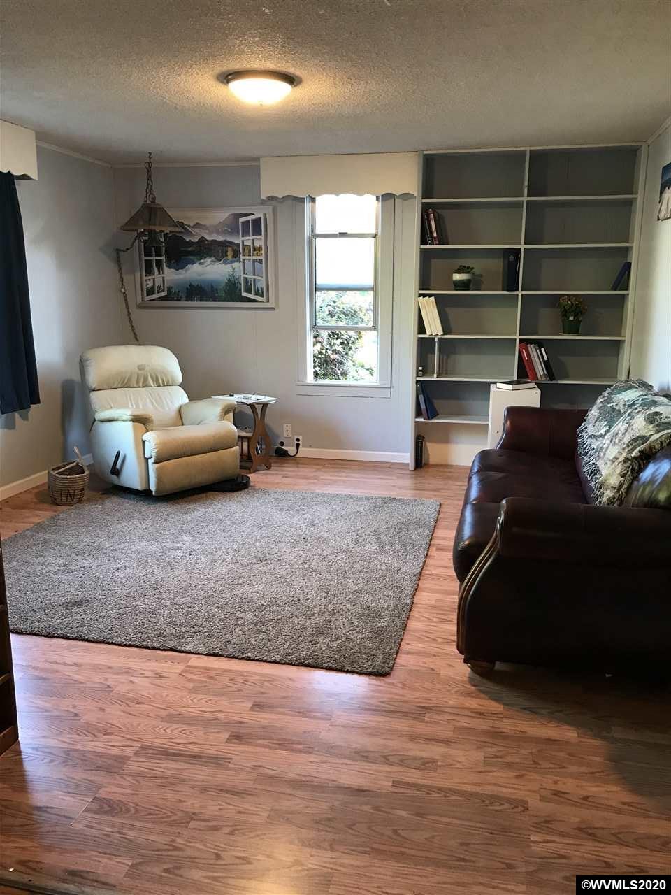 1391 Southwest Ellis Street Dallas, OR 97338 - Photo 11 of 22 Gallery Image 11
