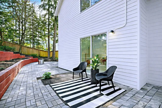 $1,385,000 | 6922 128th Place Southeast, Bellevue, WA 98006