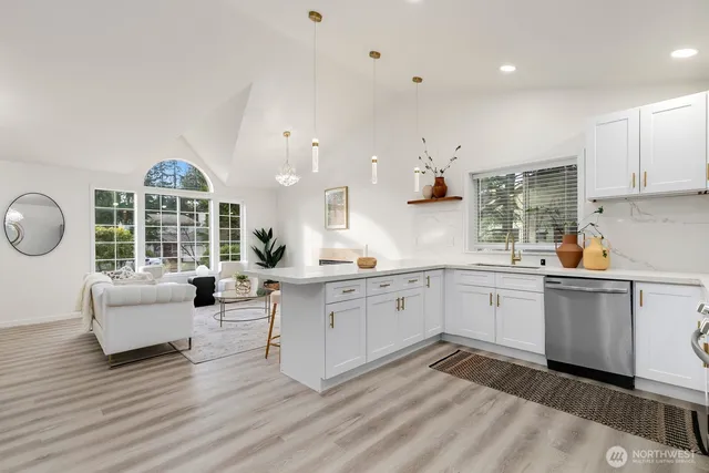 $1,385,000 | 6922 128th Place Southeast, Bellevue, WA 98006