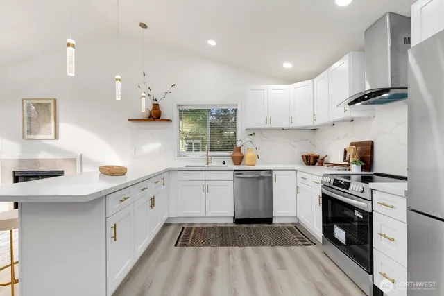 $1,385,000 | 6922 128th Place Southeast, Bellevue, WA 98006