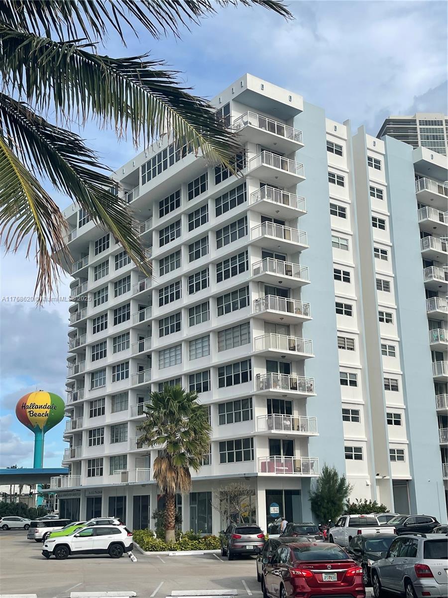 Oceanside Hallandale Beach, FL 33009 - Photo 29 of 49 a building view
