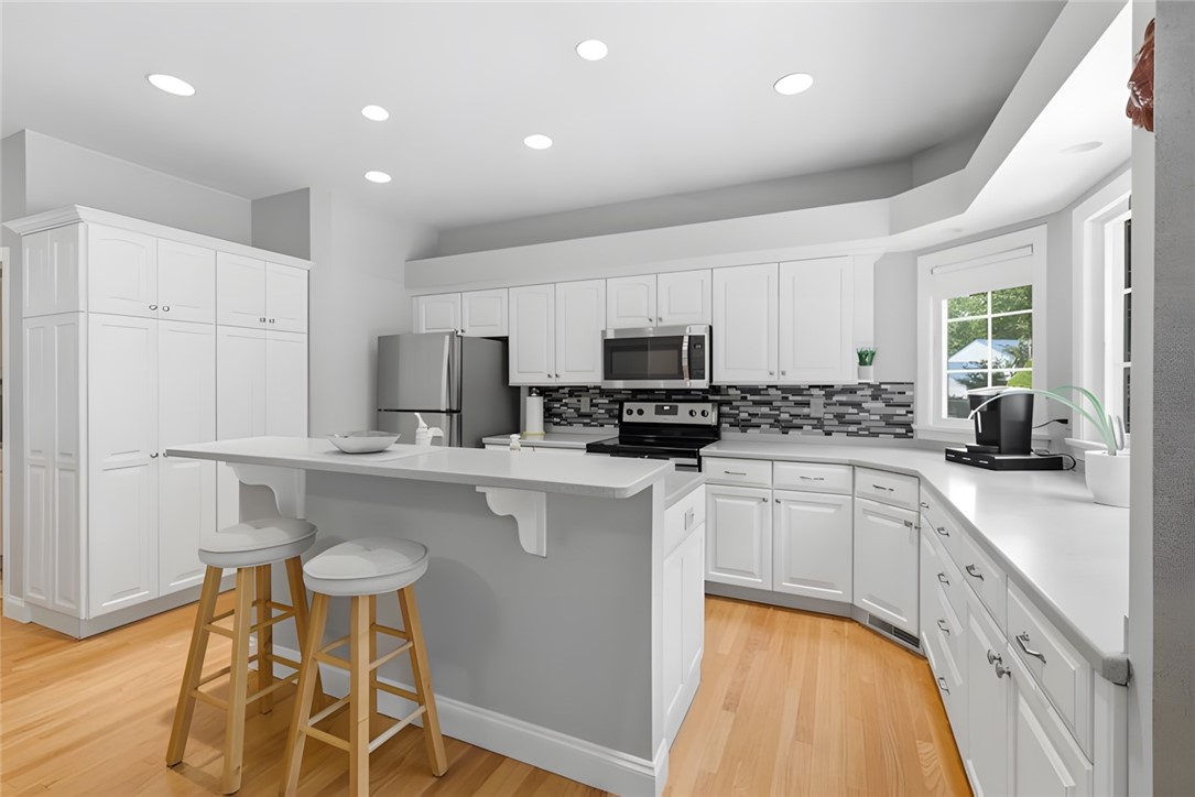 3 Connor Lane Barrington, RI 02806 - Photo 9 of 46