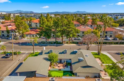 $1,750,000 | 6950 East Earll Drive, Scottsdale, AZ 85251