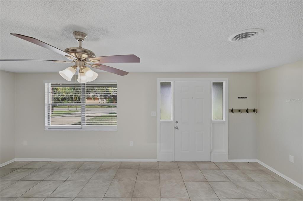 101 Oberlin Road Venice, FL 34293 - Photo 7 of 27